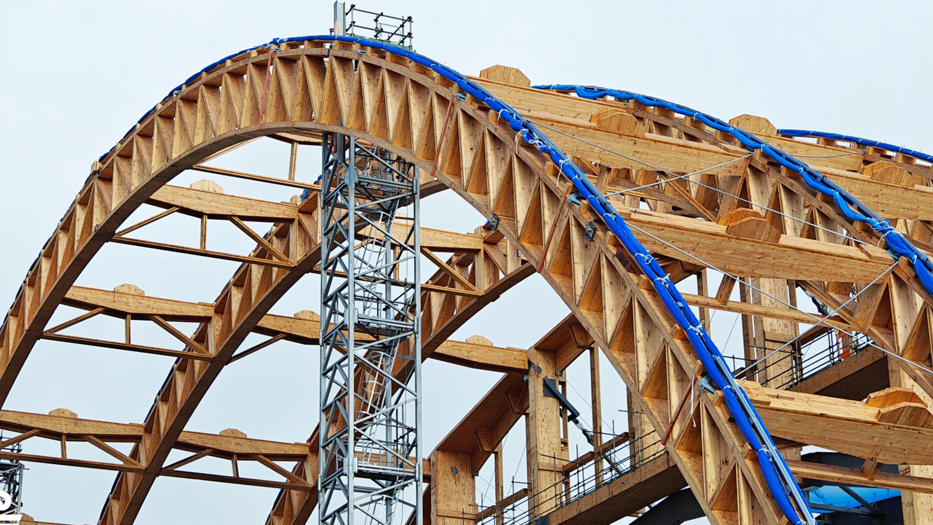 air-new-zealand-hangar-4-timber-arch-construction.jpg