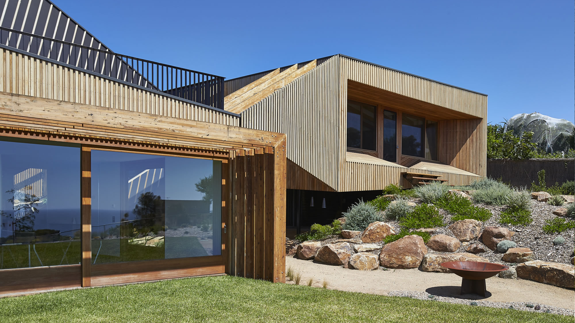 "Split House" - A Coastal Home