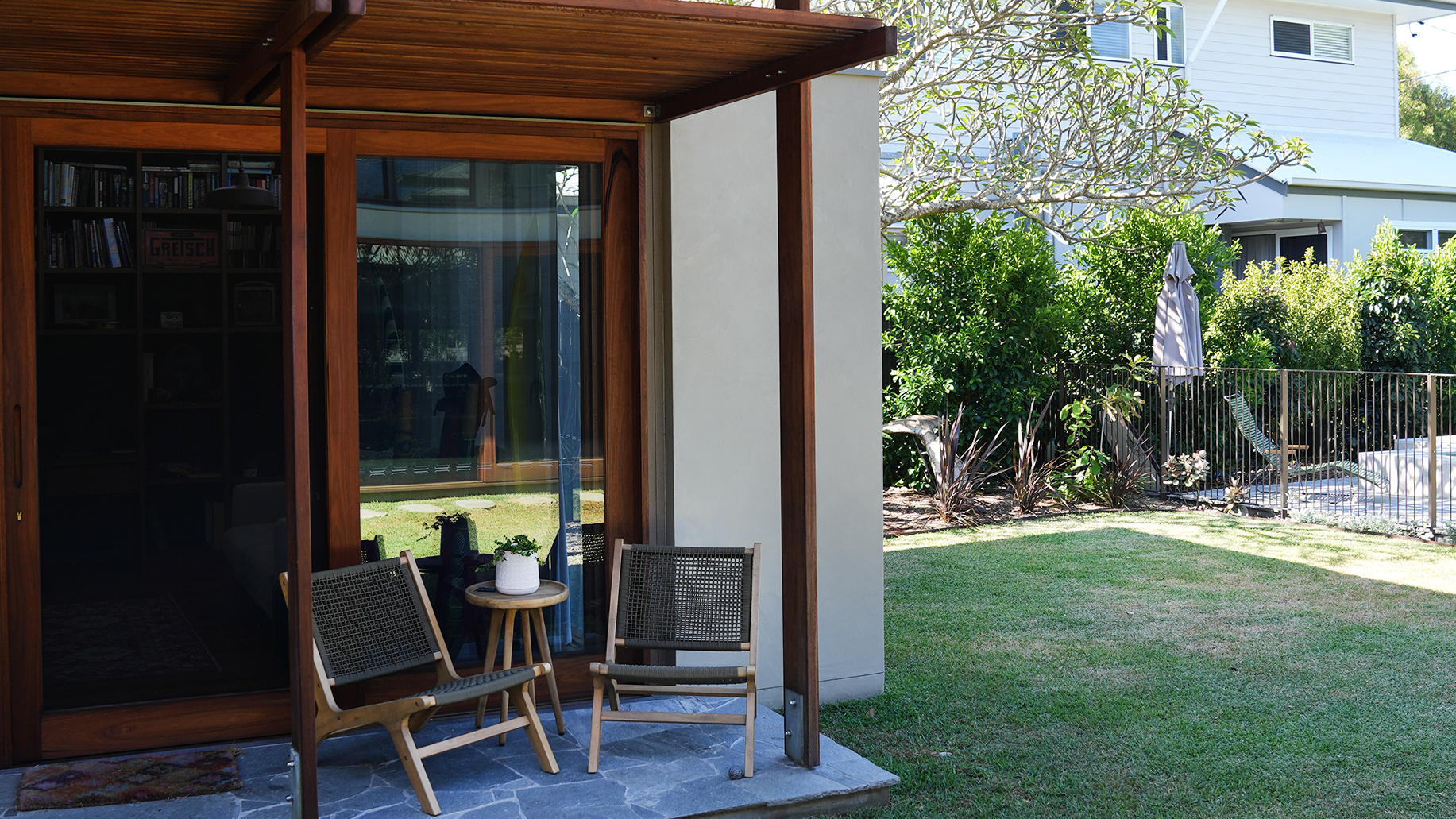 fingal-head-blackbutt-covered-patio.jpg