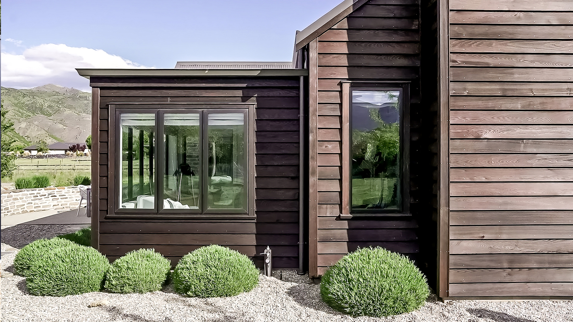 cromwell-western-red-cedar-window-detail.jpg