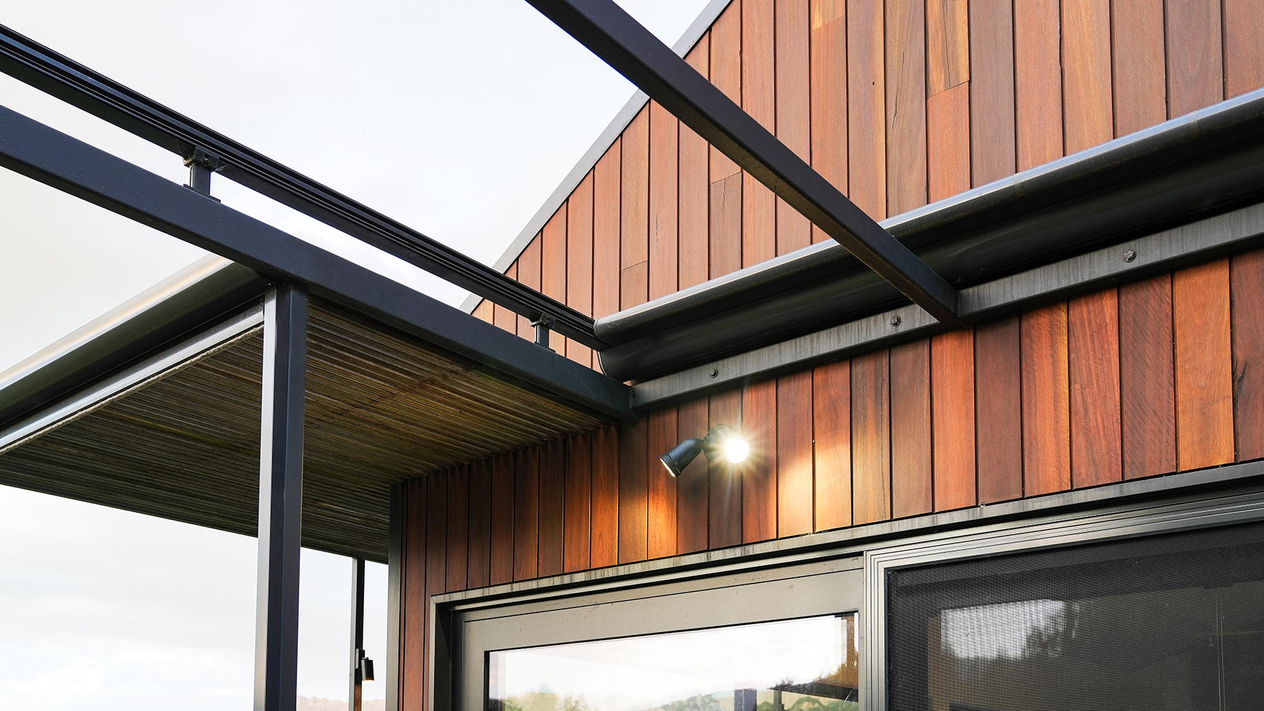 buxton-residence-spotted-gum-cladding-detail.jpg (1)